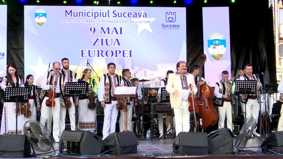 Spectacol dedicat zilei Europei pe esplanada Casei de Cultură