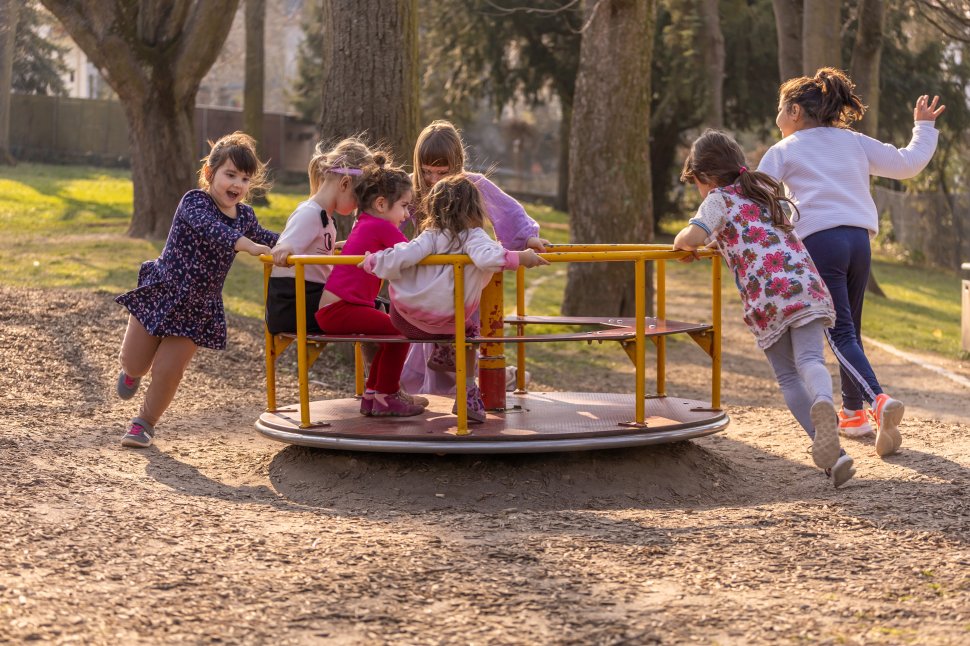 Modernizarea locurilor de joacă din municipiu