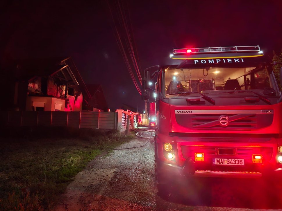 Familie salvată dintr-un incendiu violent, în Cătămărăști-Deal 157