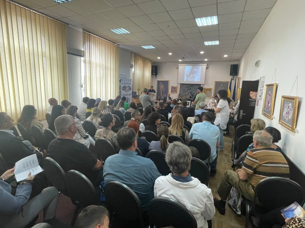 Dublă lansare de carte la Bibliotecă Bucovinei „I.G. Sbiera”  188