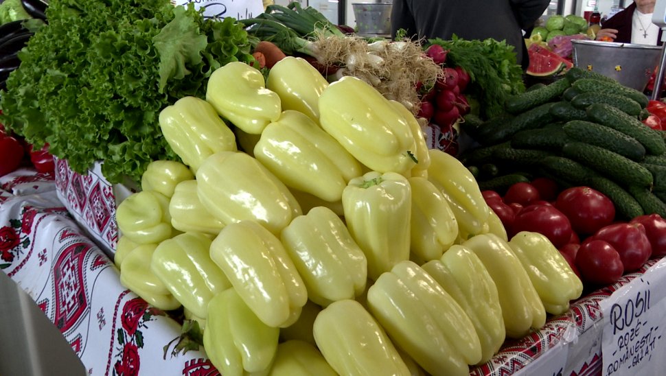 Prețuri accesibile, dar clienți puțini în piața din Suceava 183