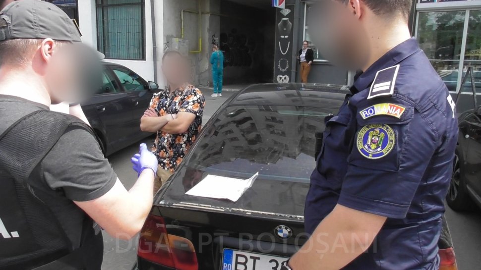 Un șofer a încercat să mituiască poliția pentru a scăpa de amendă 