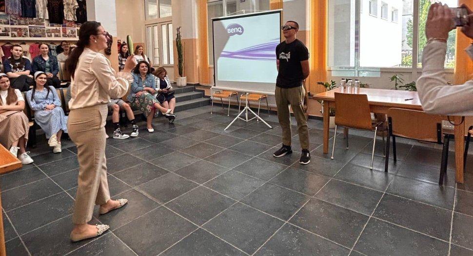 Elevii rădăuțeni informați despre efectele consumului de droguri 251