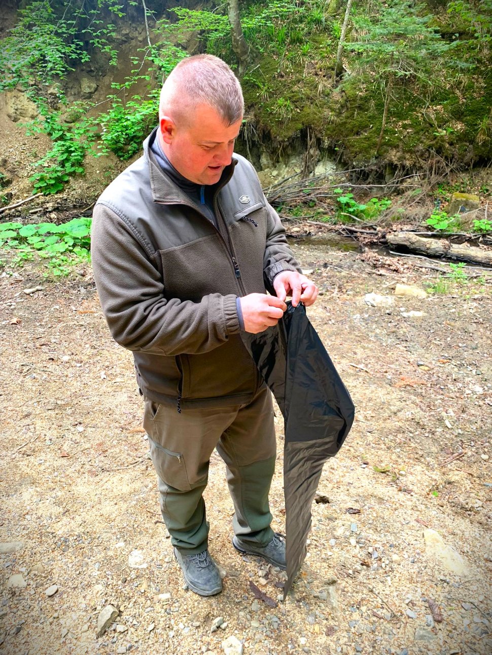 Deșeuri adunate de silvicultorii suceveni, pe Via Transilvanica  327