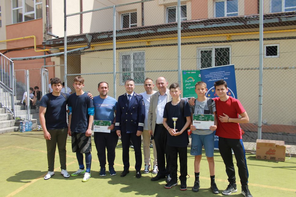 Mascații SAS prezenți de ziua copilului, la LPS Suceava 386