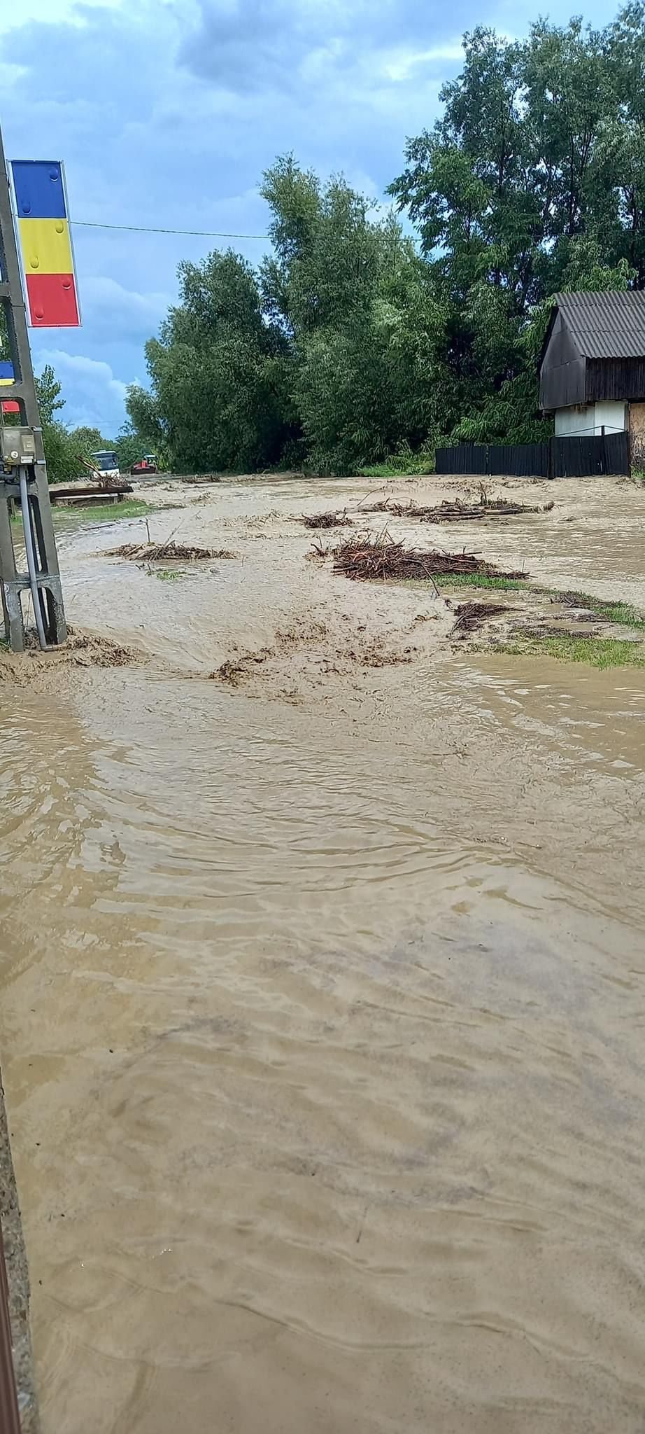 Inundații în urma furtunii, la Basarabi 610