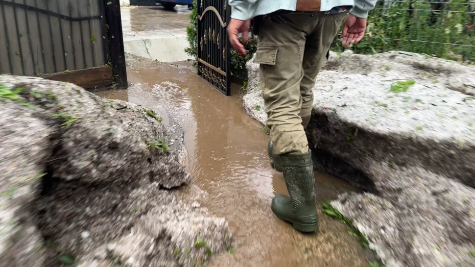 Gospodării și terenuri agricole sub asediul grindinei 614