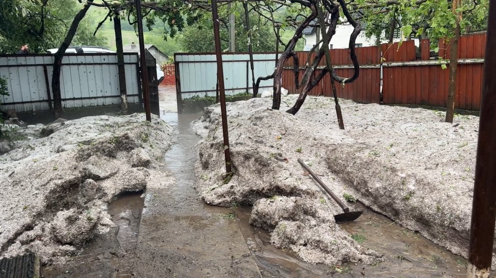 Gospodării și terenuri agricole sub asediul grindinei 615