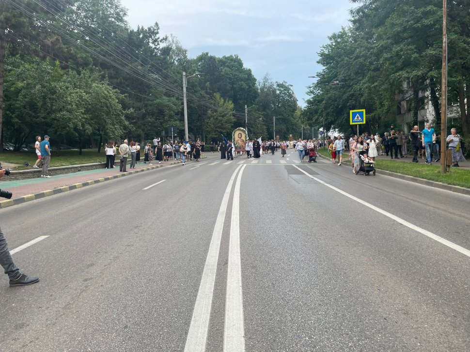 Procesiunea „Calea Sfinților” a adunat zeci de mii de credincioși la Suceava 882