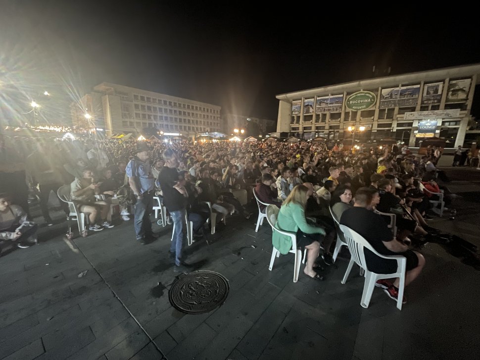 Sucevenii au trăit emoția meciului împotriva Belgiei, pe esplanada Casei de Cultură 886