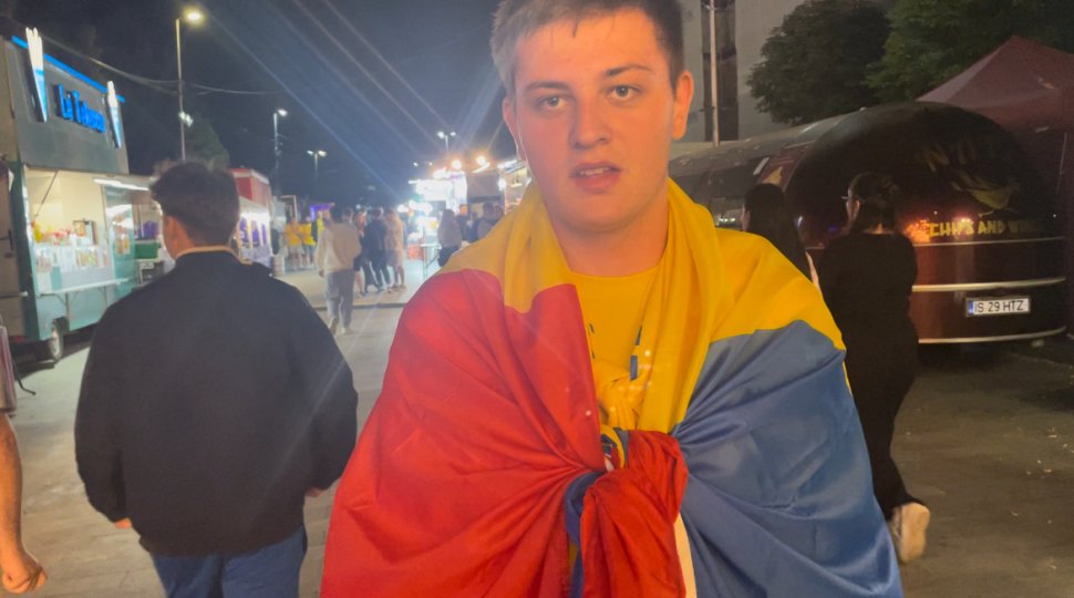 Sucevenii au trăit emoția meciului împotriva Belgiei, pe esplanada Casei de Cultură 887