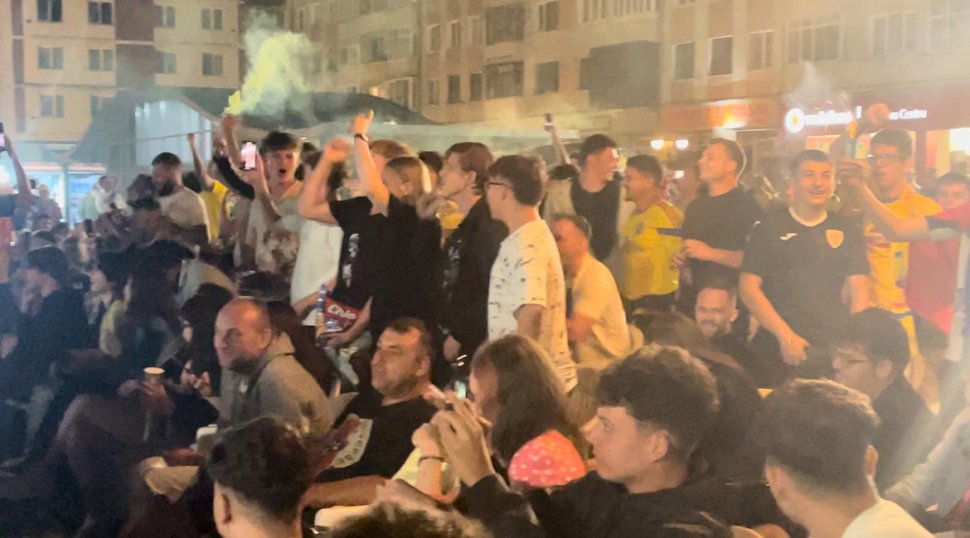 Sucevenii au trăit emoția meciului împotriva Belgiei, pe esplanada Casei de Cultură 890