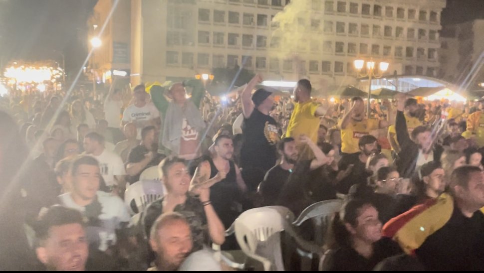 Sucevenii au trăit emoția meciului împotriva Belgiei, pe esplanada Casei de Cultură 891