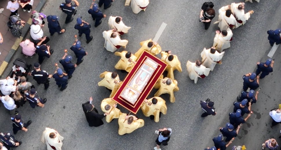 Credincioși din toată țara, la hramul „Sfântului Ioan cel Nou” din Suceava 925