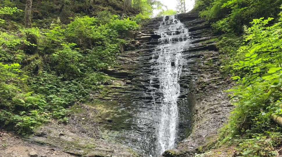 Cascada Bursuc, frumusețea ascunsă a Bucovinei 990