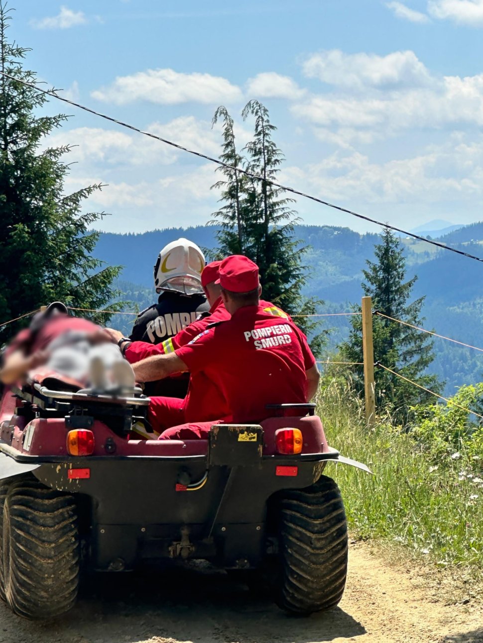 Operațiune de salvare dificilă pentru pompierii militari, în Vicovu de Sus 1000