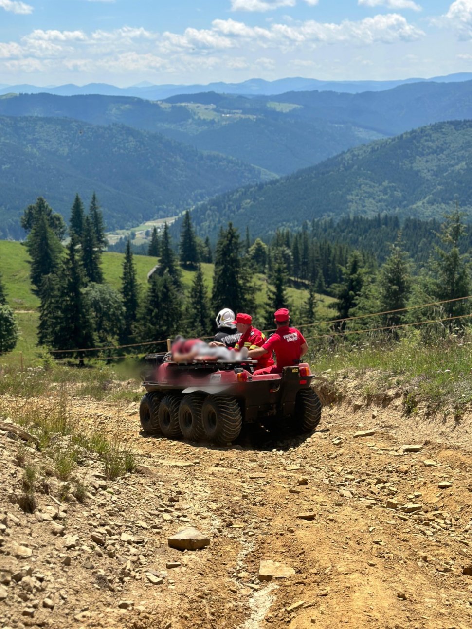 Operațiune de salvare dificilă pentru pompierii militari, în Vicovu de Sus 1001