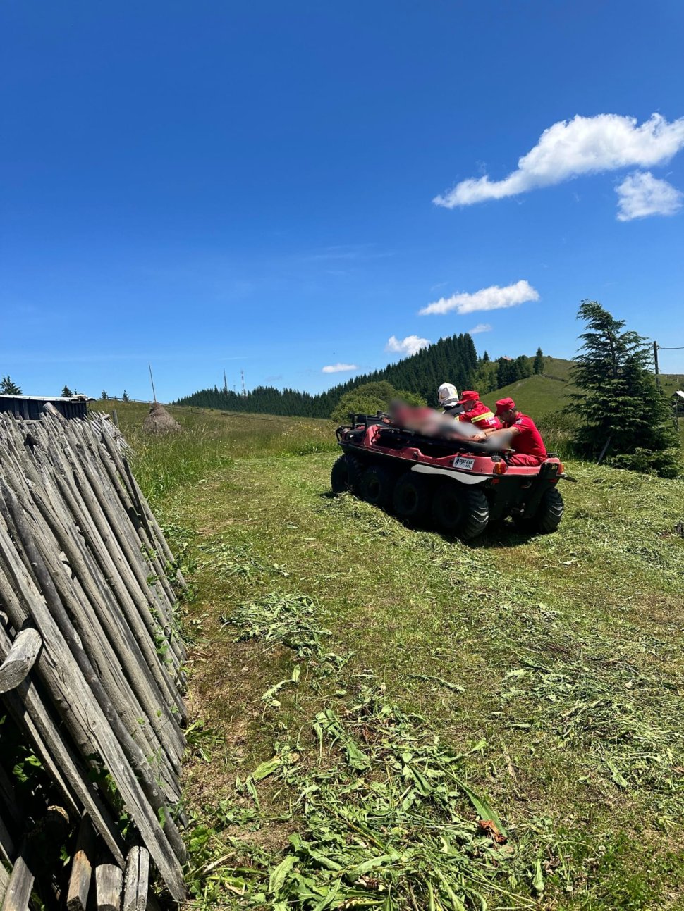 Operațiune de salvare dificilă pentru pompierii militari, în Vicovu de Sus 1002