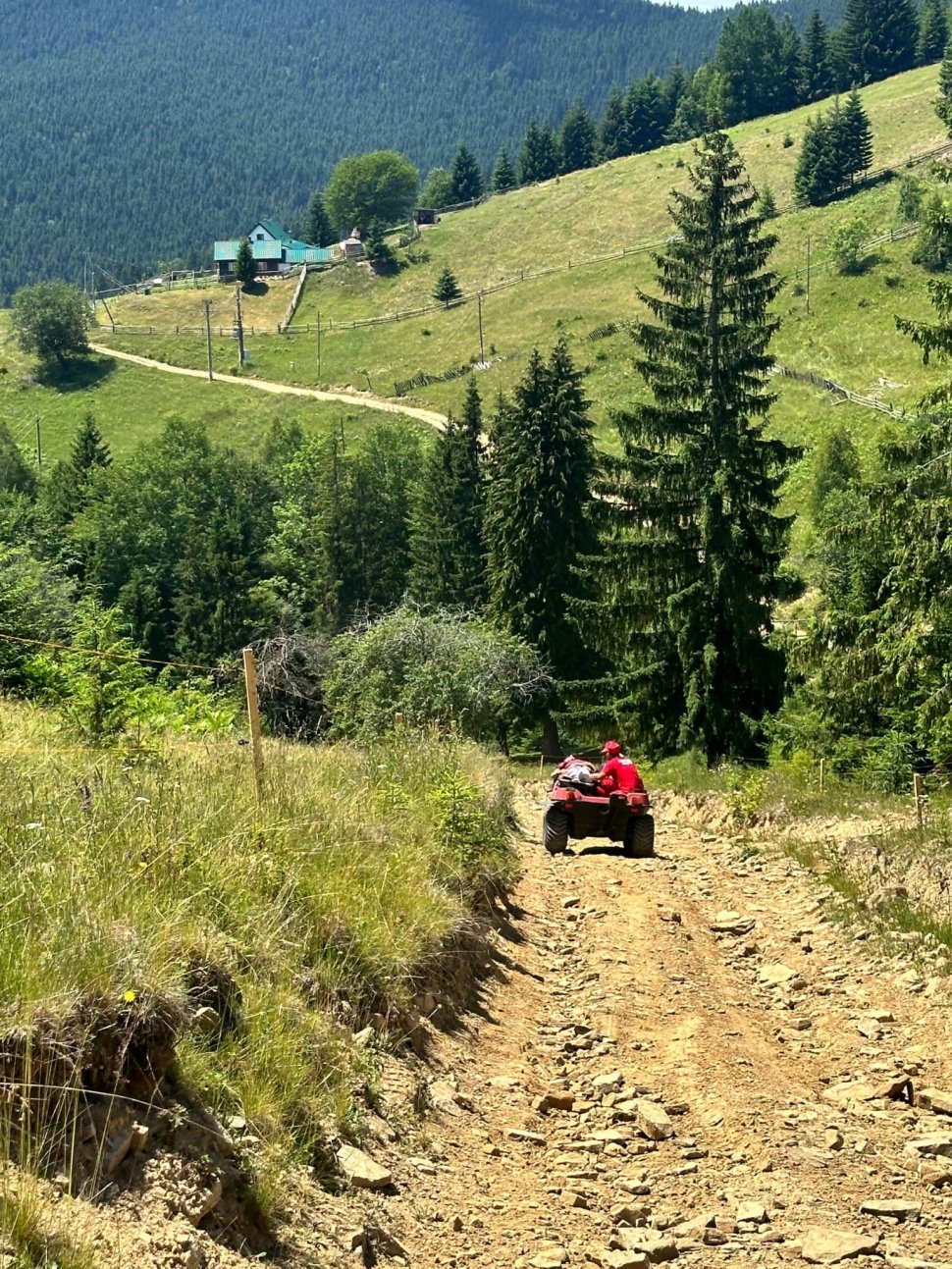 Operațiune de salvare dificilă pentru pompierii militari, în Vicovu de Sus 998