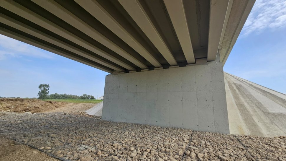 Lucrările la podul de la Milișăuți se apropie de final 1064