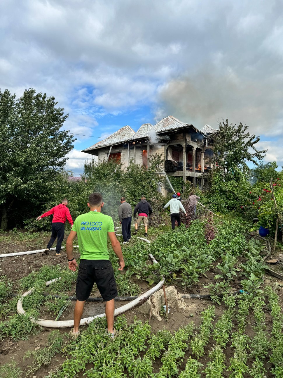 Incendiu puternic în satul Dumbrăveni