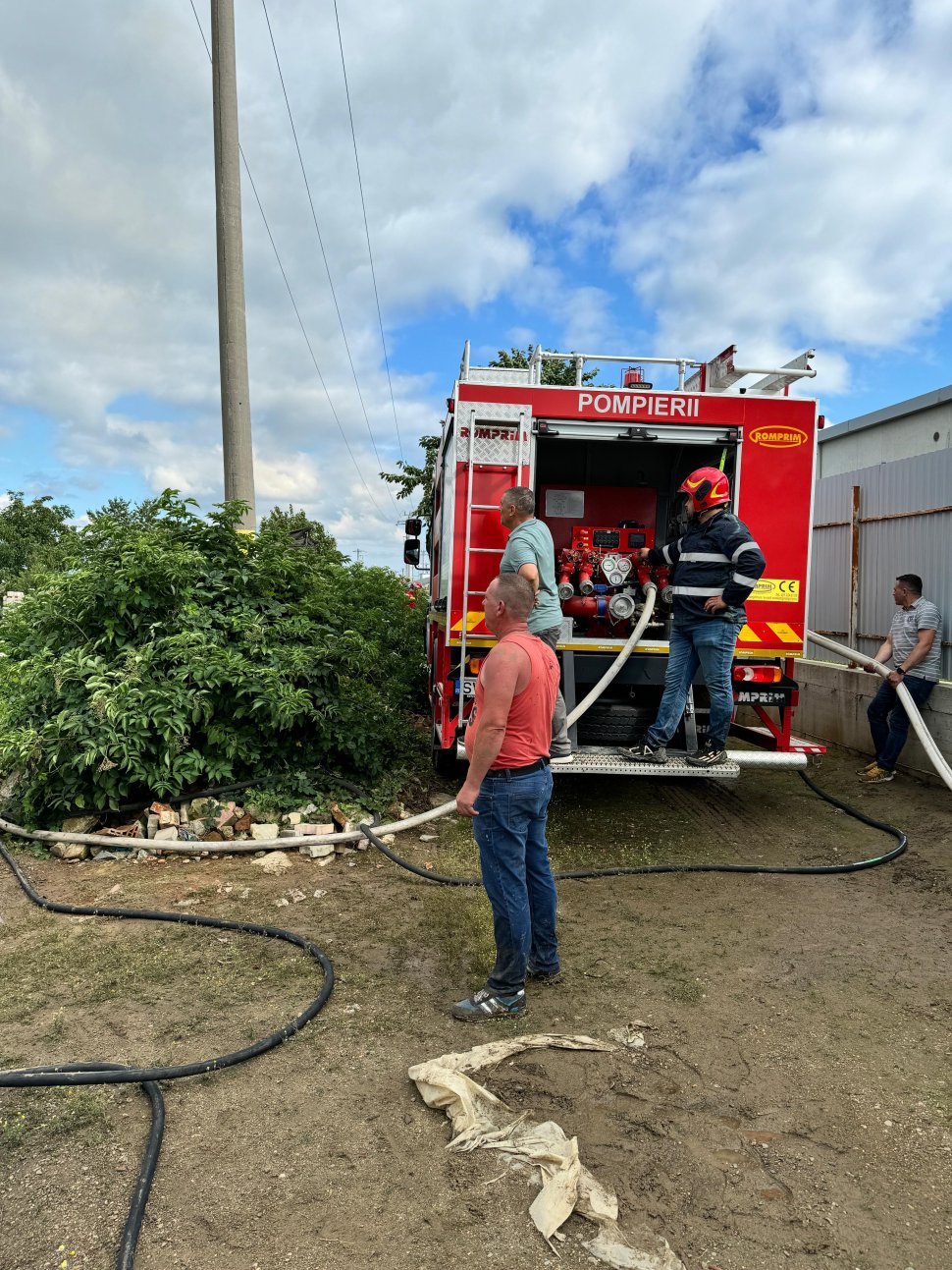 Incendiu puternic în satul Dumbrăveni 1212