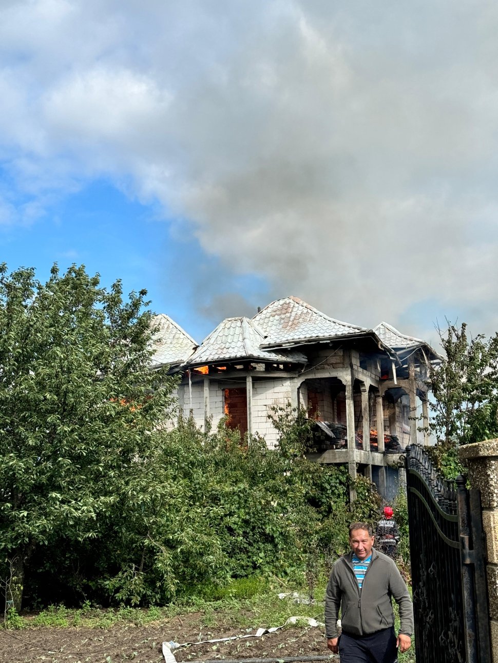 Incendiu puternic în satul Dumbrăveni 1214