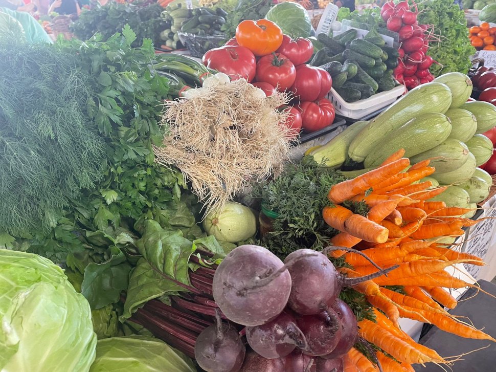 Sucevenii trec mai ușor de zilele toride, prin consumul de fructe și legume 1229