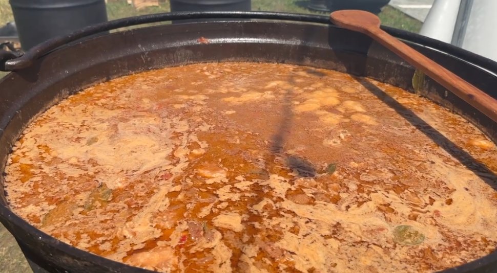 Mai sunt câteva ore până la petrecerea anului, petrecerea în cinstea micuțului Radu Simion 1256