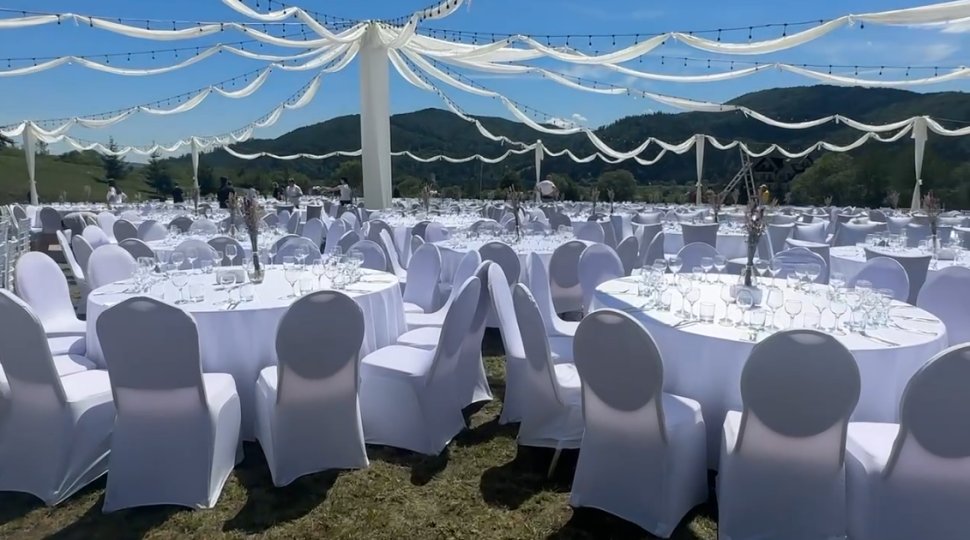 Mai sunt câteva ore până la petrecerea anului, petrecerea în cinstea micuțului Radu Simion 1257