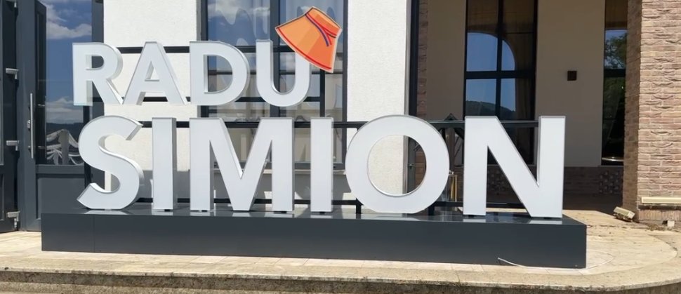 Mai sunt câteva ore până la petrecerea anului, petrecerea în cinstea micuțului Radu Simion 1258