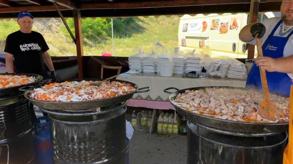 Mai sunt câteva ore până la petrecerea anului, petrecerea în cinstea micuțului Radu Simion 1260