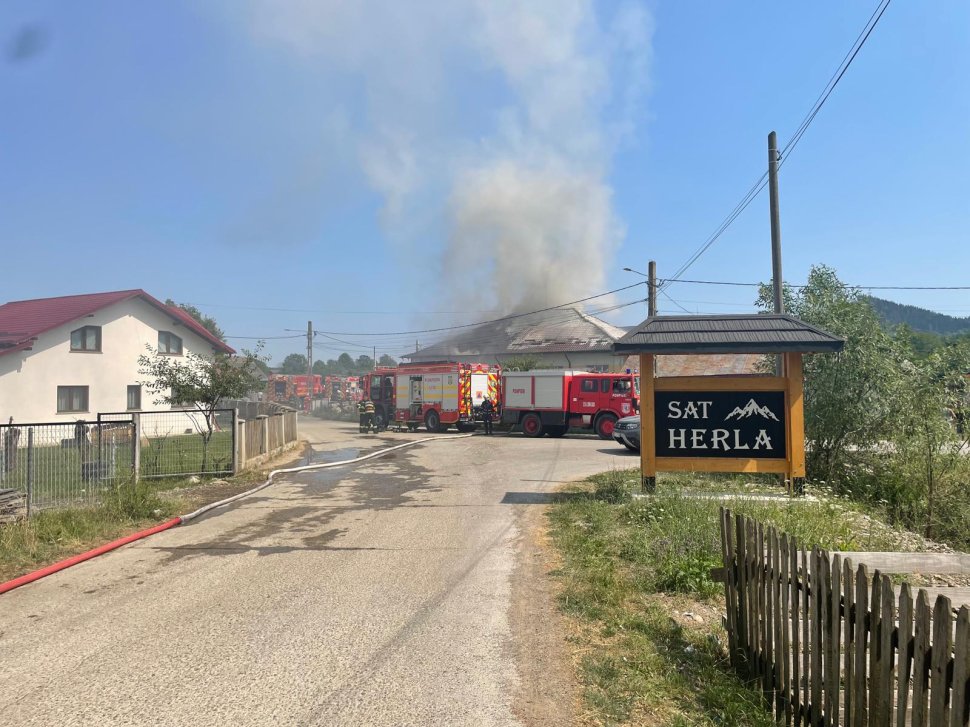 Incendiu violent la grădinița din satul sucevean Herla 1405
