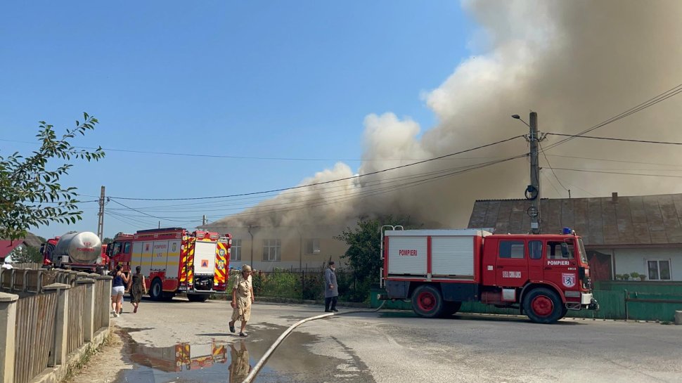 Incendiu violent la grădinița din satul sucevean Herla 1406