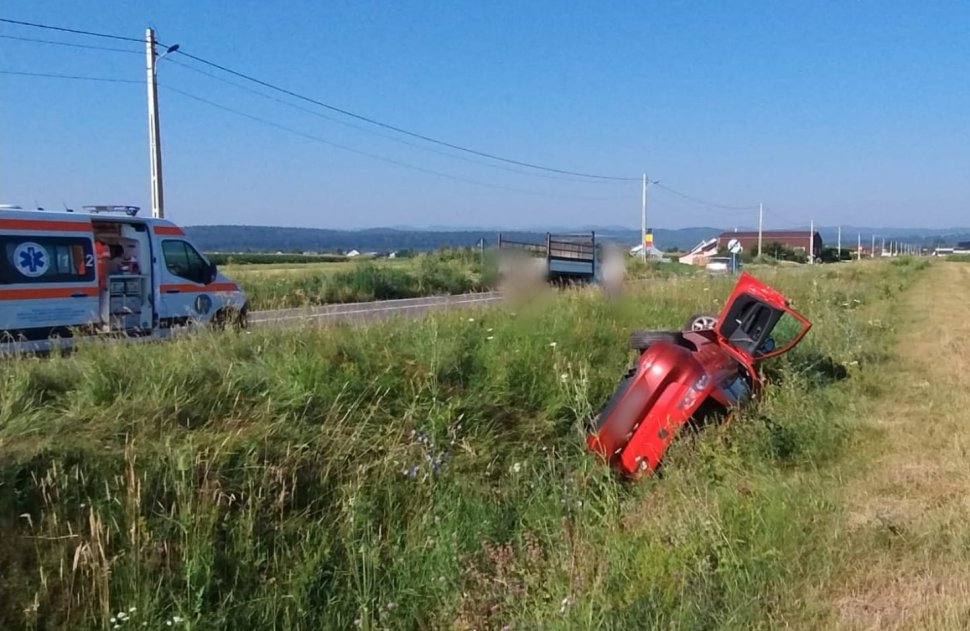 Un autoturism s-a răsturnat în comuna Baia