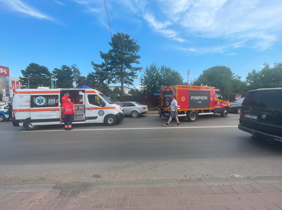 Accident rutier cu trei mașini implicate în sensul giratoriu de lângă sediul Antena 3 Suceava 1441