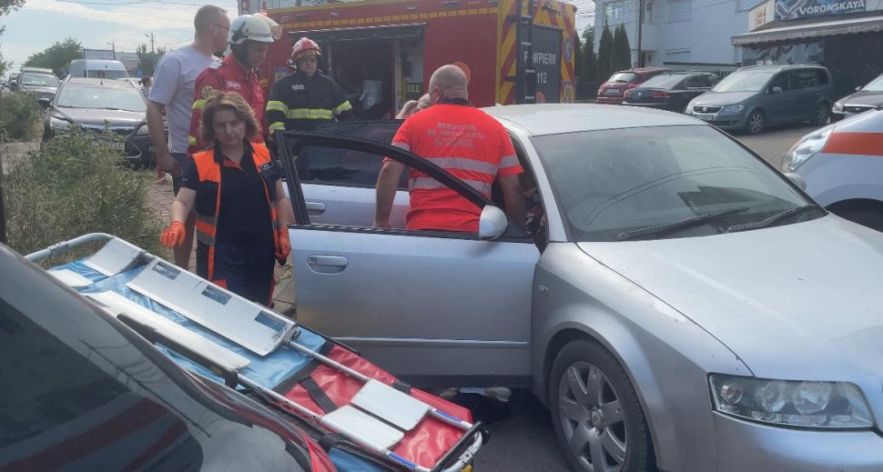 Accident rutier cu trei mașini implicate în sensul giratoriu de lângă sediul Antena 3 Suceava 1442