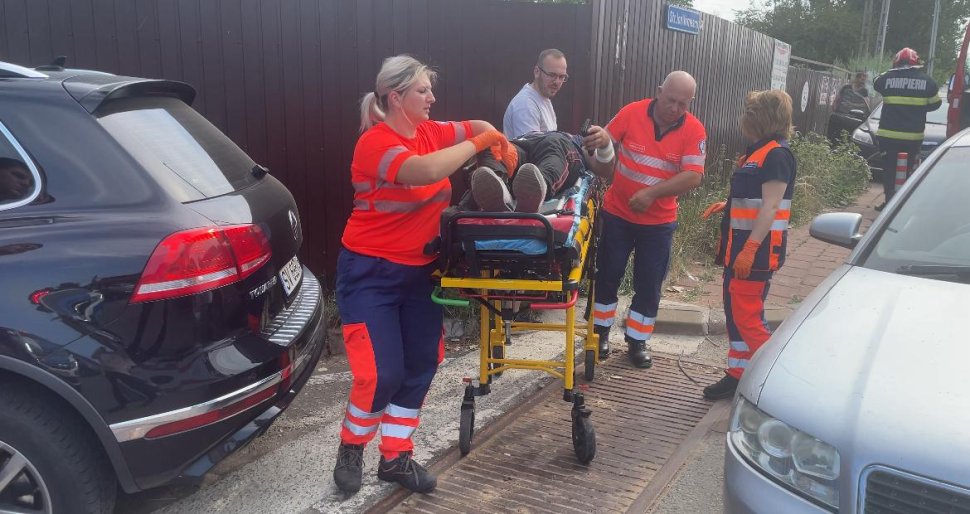 Accident rutier cu trei mașini implicate în sensul giratoriu de lângă sediul Antena 3 Suceava 1443