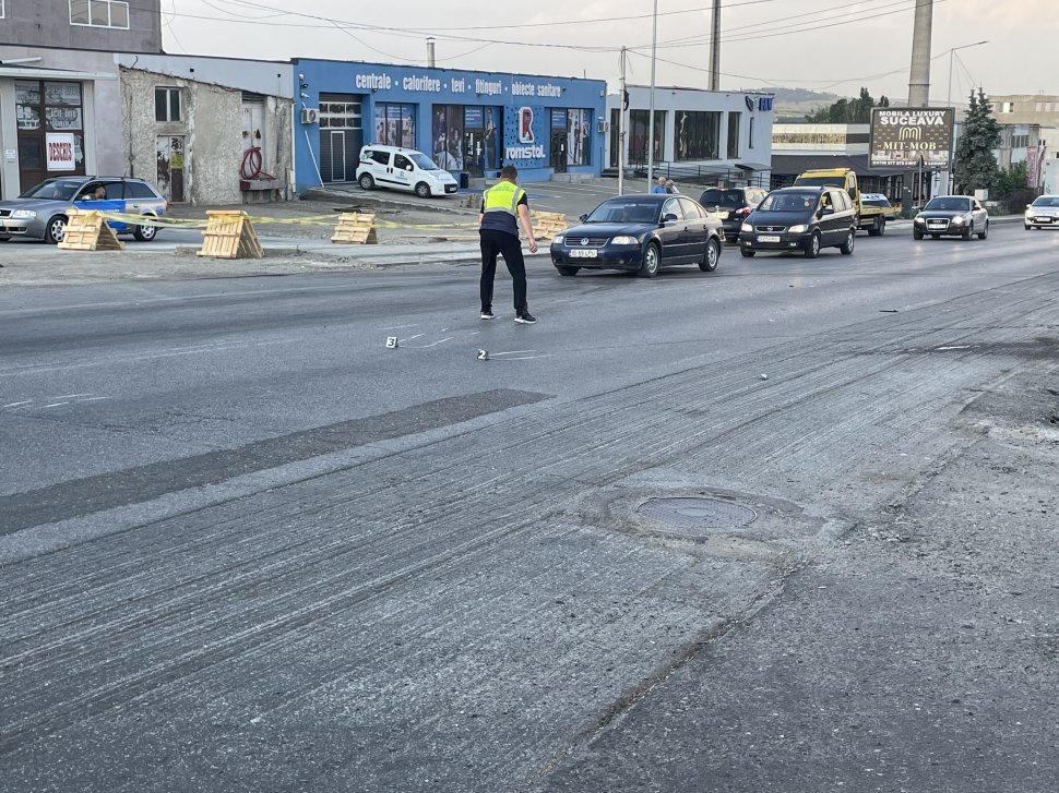 Accident rutier între un autoturism și un microbuz, la Fălticeni 1451