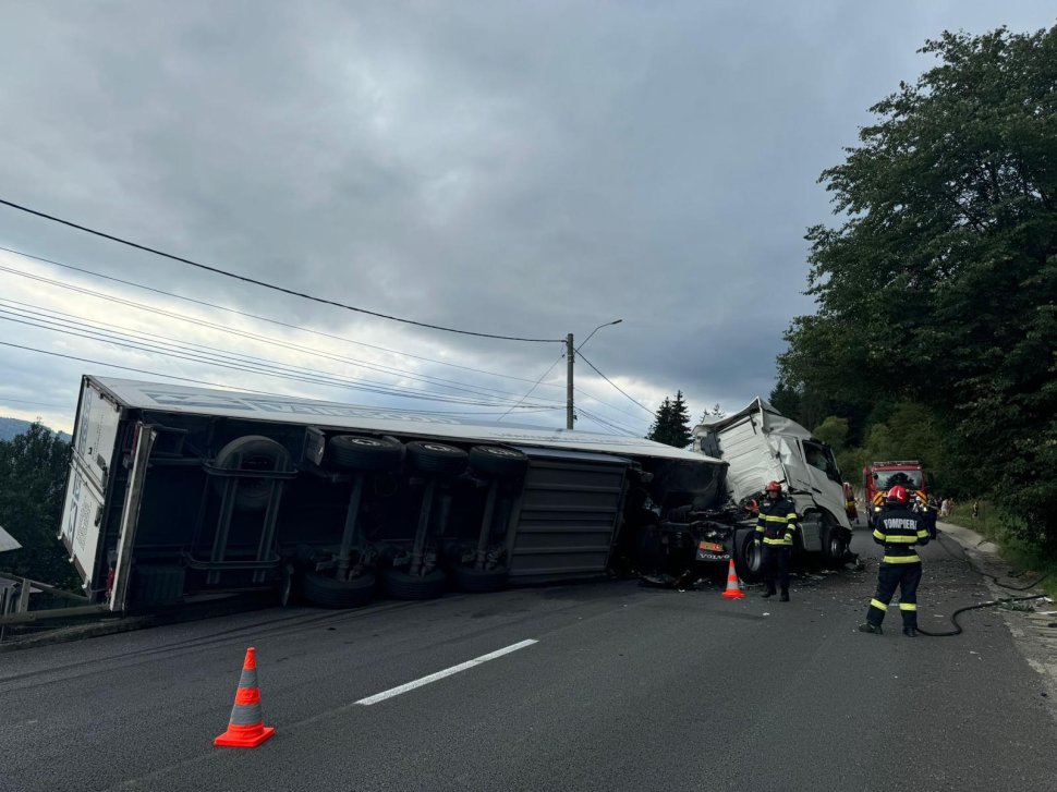 Coliziune între două autotrenuri, între localitățile Vama și Molid 1504