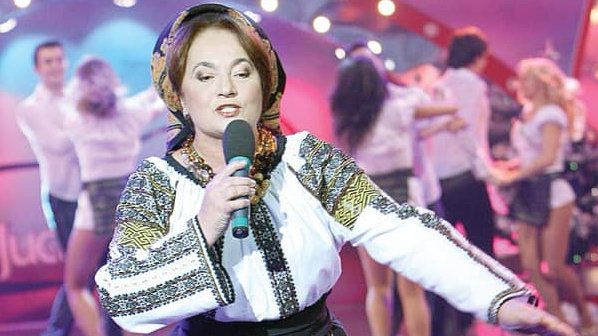 Un lăutar susține că a fost plesnit de interpreta de muzică populară Laura Lavric