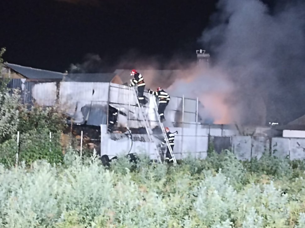Incendiu provocat intenționat la o casă din Dumbrăveni 1637