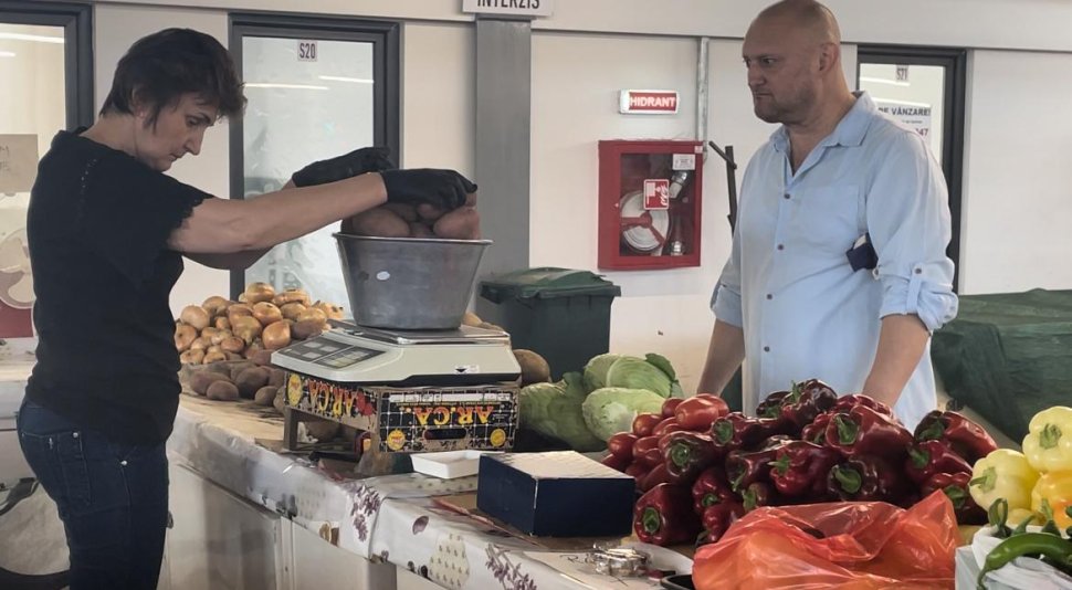 Fructe și legume proaspete la prețuri variate  1739