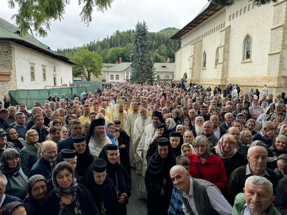 Hramul Mănăstirii Slatina sărbătorit de Schimbarea la față 1869