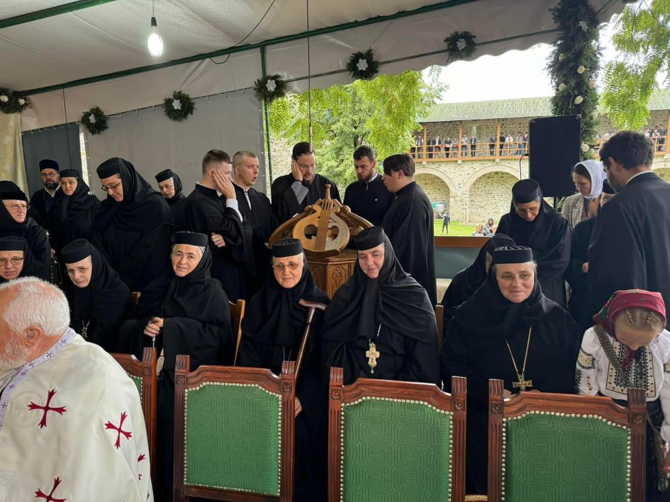 Hramul Mănăstirii Slatina sărbătorit de Schimbarea la față 1870