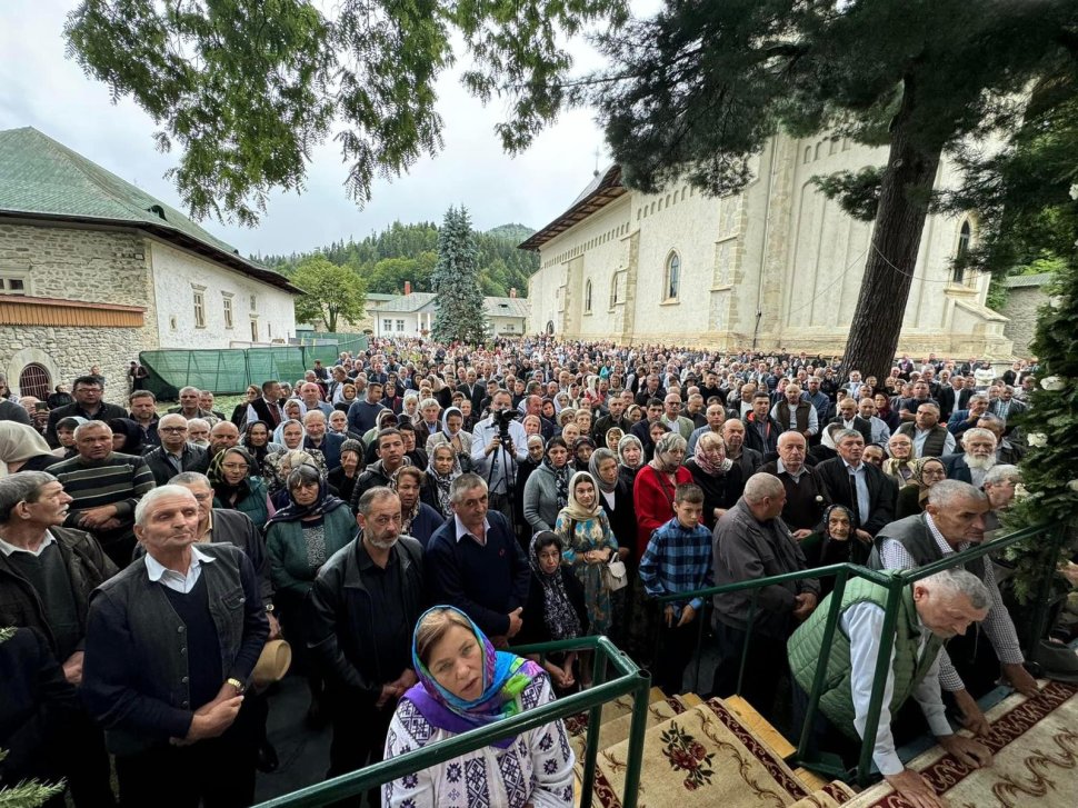 Hramul Mănăstirii Slatina sărbătorit de Schimbarea la față 1875