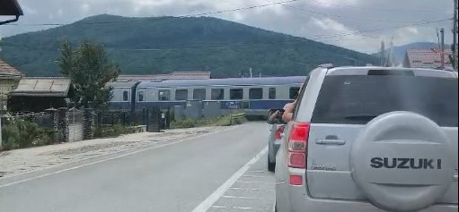 Pauză forțată pentru un tren, la Păltinoasa