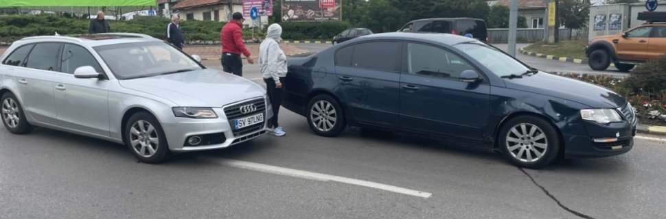 Tamponare continuată cu o cearta, în sensul giratoriu de pe Bld. Sofia Vicoveanca 1864