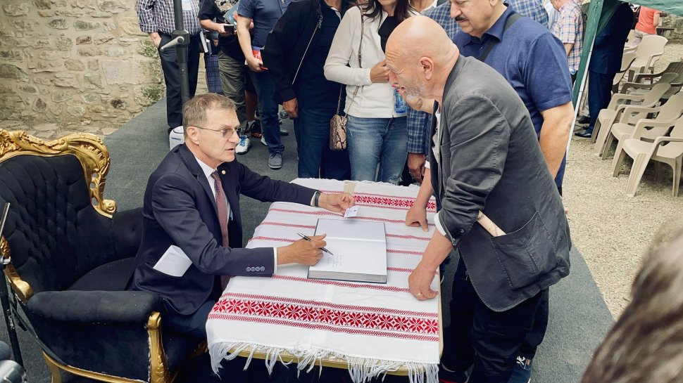 Președintele Academiei Române, academicianul Ioan Aurel Popa, a fost prezent sâmbătă la Suceava 1964