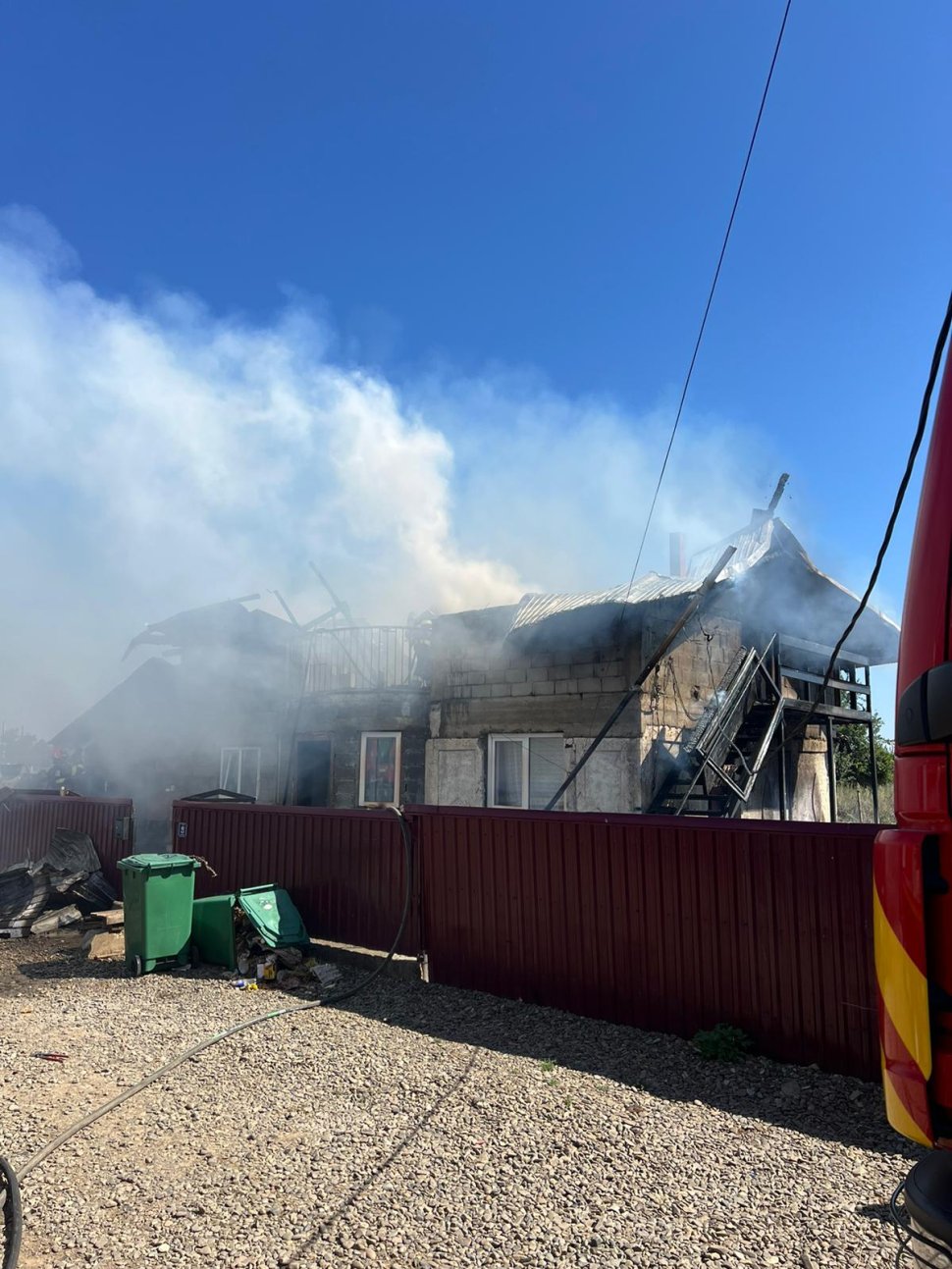 Incendiu de proporții la o locuință din Stamate  2098